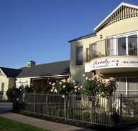 Bridges on Meninya Motel  Apartments - Accommodation NSW
