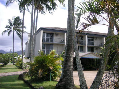 Cairns Holiday Lodge - Accommodation NSW 0