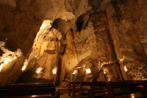 Capricorn Caves - Accommodation NSW 4