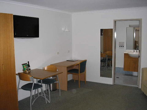 Centre Point Motor Inn - Accommodation NSW 1