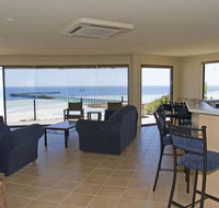Cliff House Beachfront Villas - Accommodation NSW