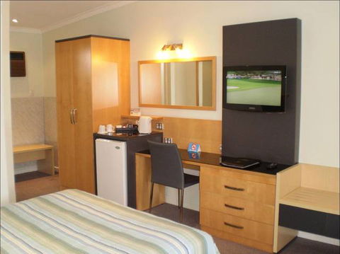 Comfort Inn Bel Eyre Perth - Accommodation NSW 5