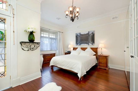 Petite Chalet - Accommodation NSW 0