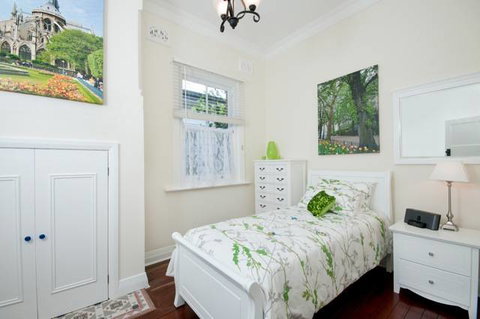 Petite Chalet - Accommodation NSW 2