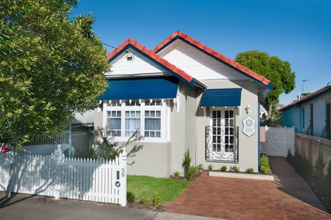 Petite Chalet - Accommodation NSW 3