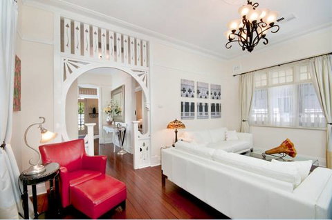 Petite Chalet - Accommodation NSW 4