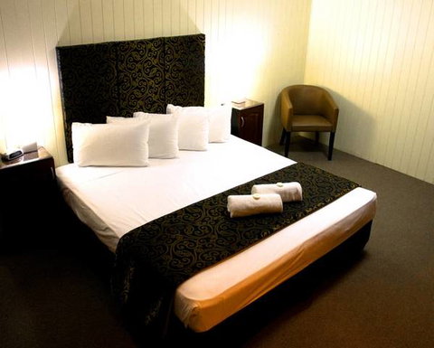 Country Plaza Motor Inn - Accommodation NSW 0