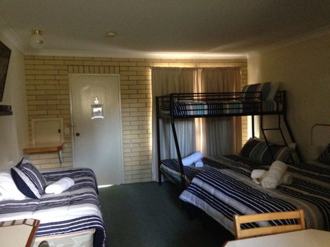 Country Rose Motel - Accommodation NSW 1