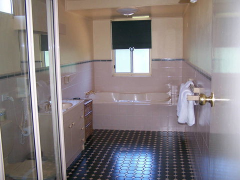 Econo Lodge Griffith Motor Inn - Accommodation NSW 3