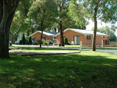 Fossicker Caravan Park - Accommodation NSW 2