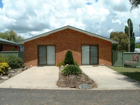 Fossicker Caravan Park - Accommodation NSW 0