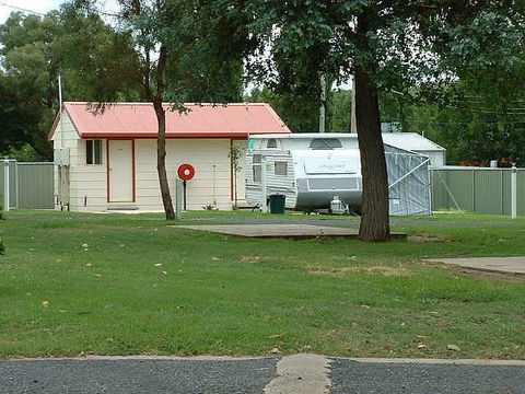 Fossicker Caravan Park - Accommodation NSW 4