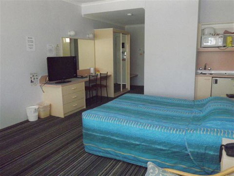 Golden Sands Motor Inn - Accommodation NSW 2