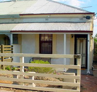Harriett's Cottage Accommodation Clyde's Cottage - Accommodation NSW