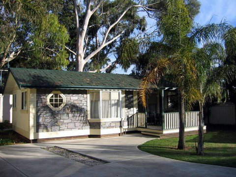 Highway 1 Caravan & Tourist Park - Accommodation NSW 0
