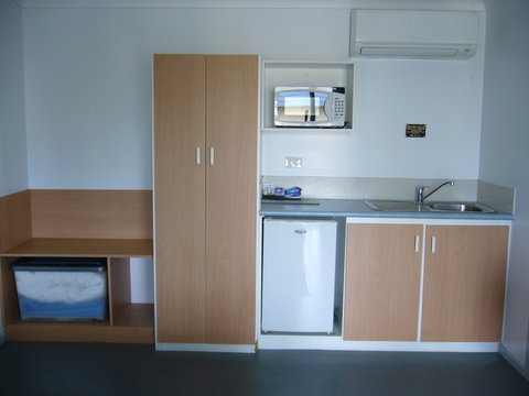 Kings Motor Inn & Steakhouse - Accommodation NSW 5