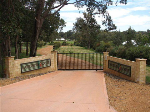 Lakeview Lodge - Accommodation NSW 4