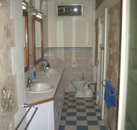 MacDonnell House Naracoorte Cottages - Accommodation NSW