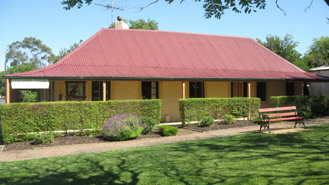Goat Square Cottages - Accommodation NSW 6