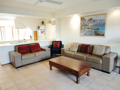 Noosa Entrance Waterfront Resort - Accommodation NSW 9