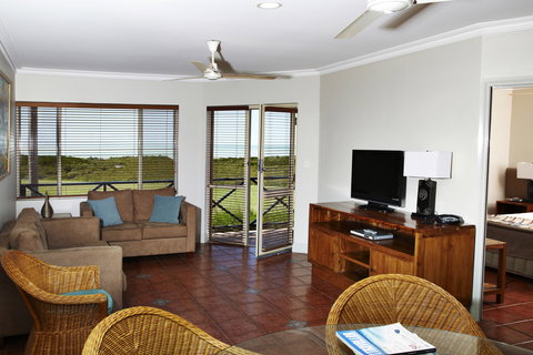Moonlight Bay Suites - Accommodation NSW 0