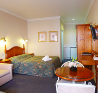 New England Motor Inn - Accommodation NSW