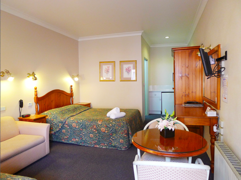 New England Motor Inn - Accommodation NSW 0
