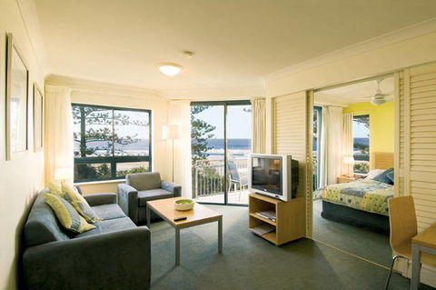Oaks Calypso Plaza - Accommodation NSW 4