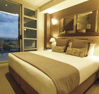 Oaks Embassy Hotel - Accommodation NSW