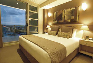 Oaks Embassy Hotel - Accommodation NSW 0