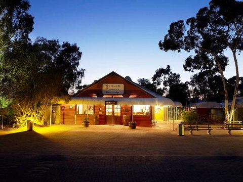 Outback Pioneer Hotel - Accommodation NSW 1