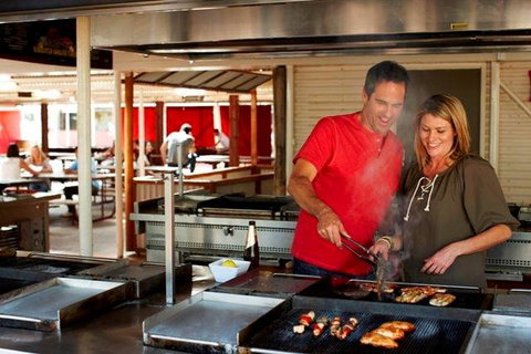 Outback Pioneer Hotel - Accommodation NSW 9