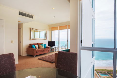 Pacific Views Resort - Main Beach - Accommodation NSW 1