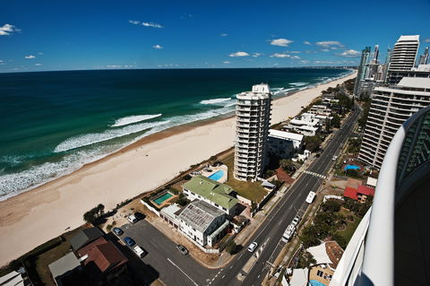 Pacific Views Resort - Main Beach - Accommodation NSW 4