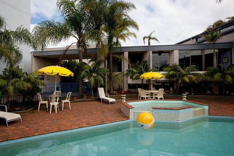 Palm Court Motor Inn - Accommodation NSW 0
