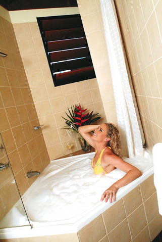 Palms City Resort - Accommodation NSW 4