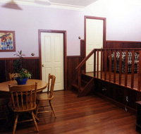 Pemberton Old Picture Theatre Holiday Apts - Accommodation NSW