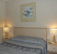 Pine Lodge Motel - Accommodation NSW