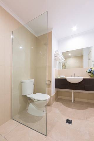Premier Hotel & Apartments - Accommodation NSW 2
