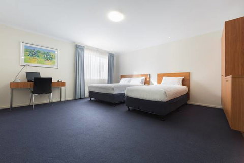Premier Hotel & Apartments - Accommodation NSW 8