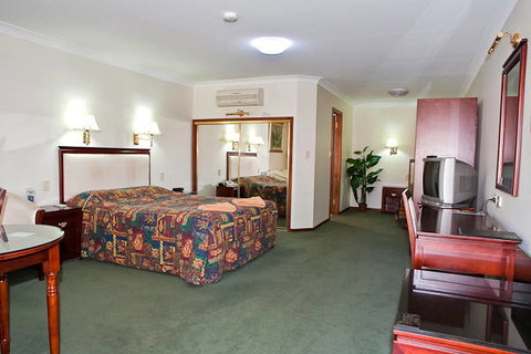 Quality Inn Ambassador Orange - Accommodation NSW 1