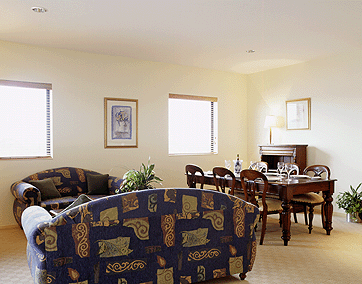 Quality Suites Boulevard on Beaumont Hotel - Accommodation NSW