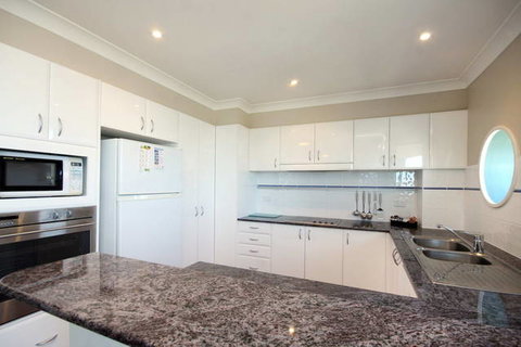 Sails Apartments - Accommodation NSW 2