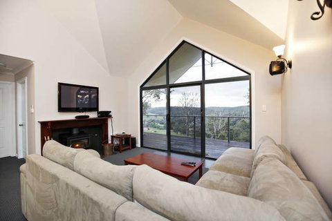 Scarlet Woods Chalet - Accommodation NSW 3