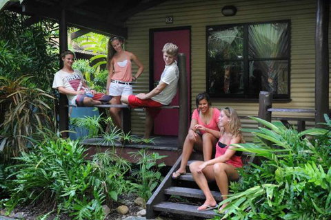 Airlie Beach Magnums Backpackers - Accommodation NSW 2