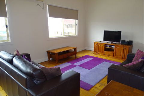 Silver Hill Townhouse - Accommodation NSW 4