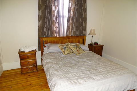Silver Hill Townhouse - Accommodation NSW 7