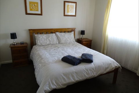 Silver Hill Townhouse - Accommodation NSW 11