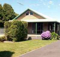 The Black Dolphin - Accommodation NSW