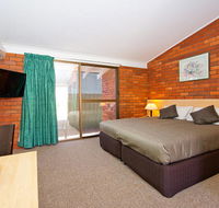 Plains Motor Inn - Accommodation NSW